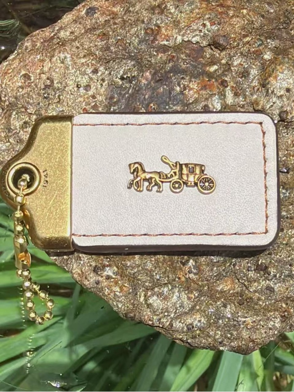 Coach 1941 Medium Hangtag ,2" x 1 1/4" - Picture 4 of 6
